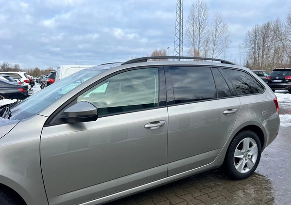 Skoda Octavia cena 49900 przebieg: 228289, rok produkcji 2018 z Olkusz małe 191